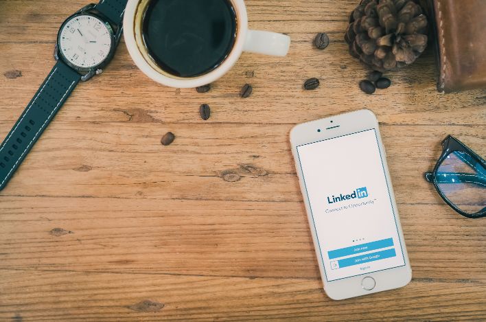 LinkedIn Connections – Who do They Belong to?